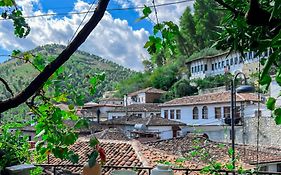 Nika'S Guest House